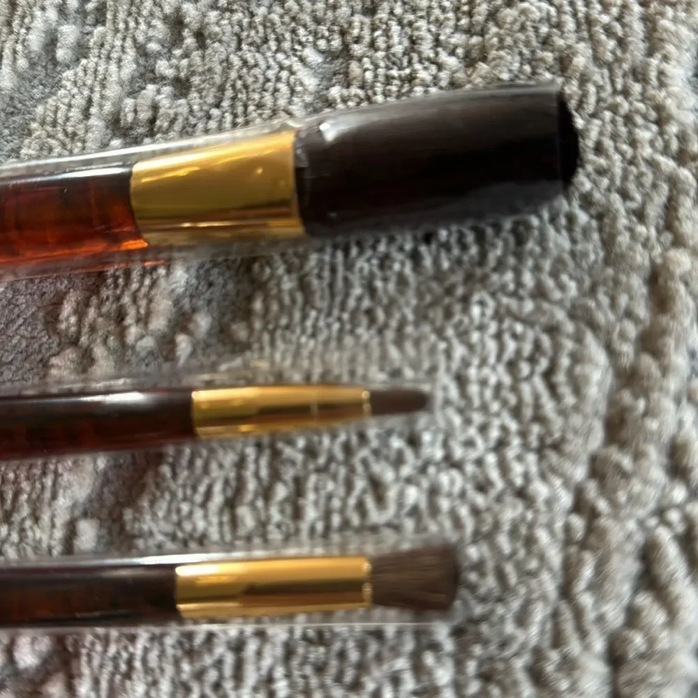 Set of 3. Estee Lauder Makeup Brushes. Blush, eyeshadow, eyeliner/eyebrow, lip